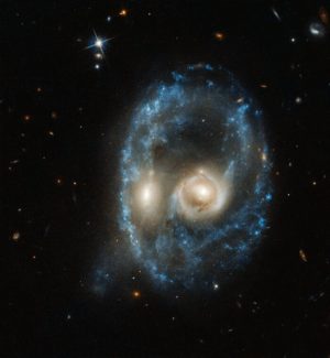 unocero hubble captura una cara cósmica