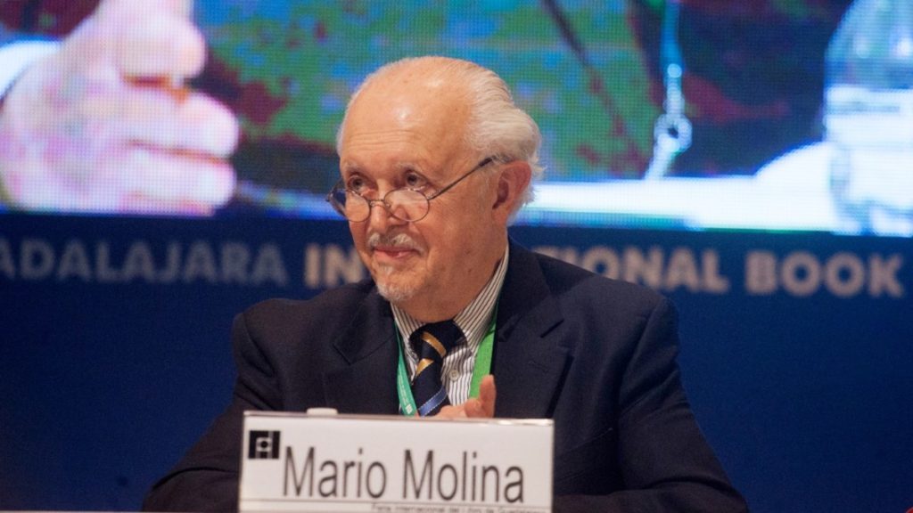 Unocero - El Doctor Mexicano Mario Molina, Premio Nobel De Química, Ha ...