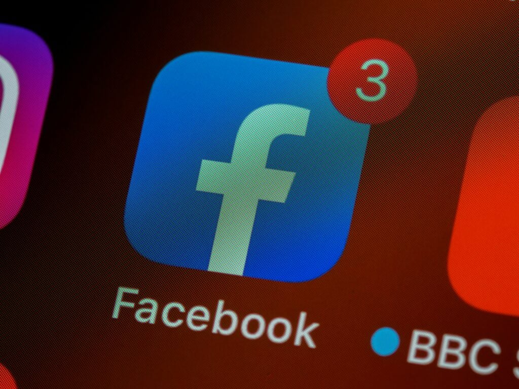 facebook-supuestamente-financio-una-campana-anti-tiktok-lo-que-sabemos