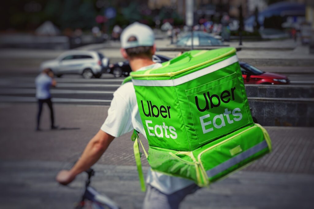 uber-eats-realiza-su-primer-entrega-al-espacio-aqui-los-detalles
