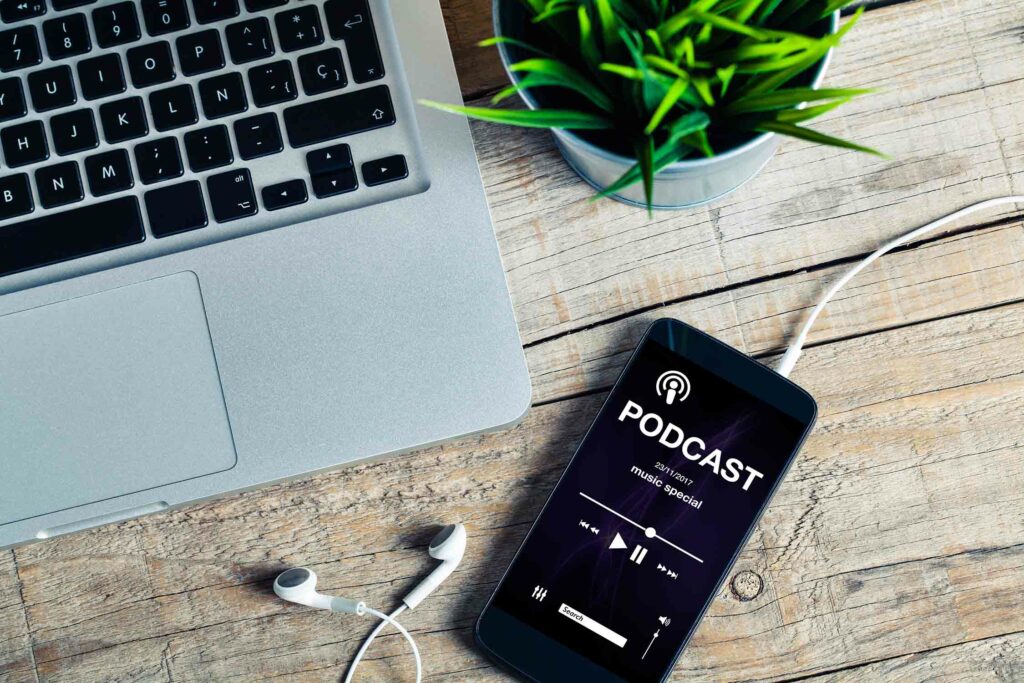 spotify-saca-la-cartera-compra-esta-app-para-convertir-el-radio-en-un-podcast