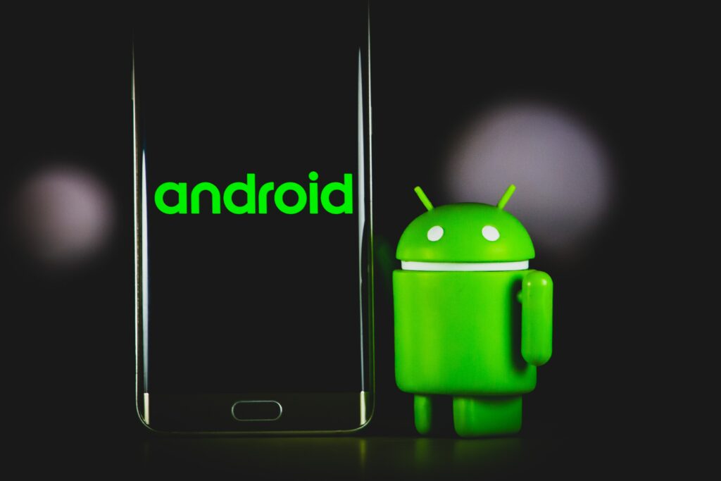 android-12-esta-instalado-en-13-por-ciento-de-los-moviles-las-actualizaciones-el-talon-de-aquiles-para-el-os