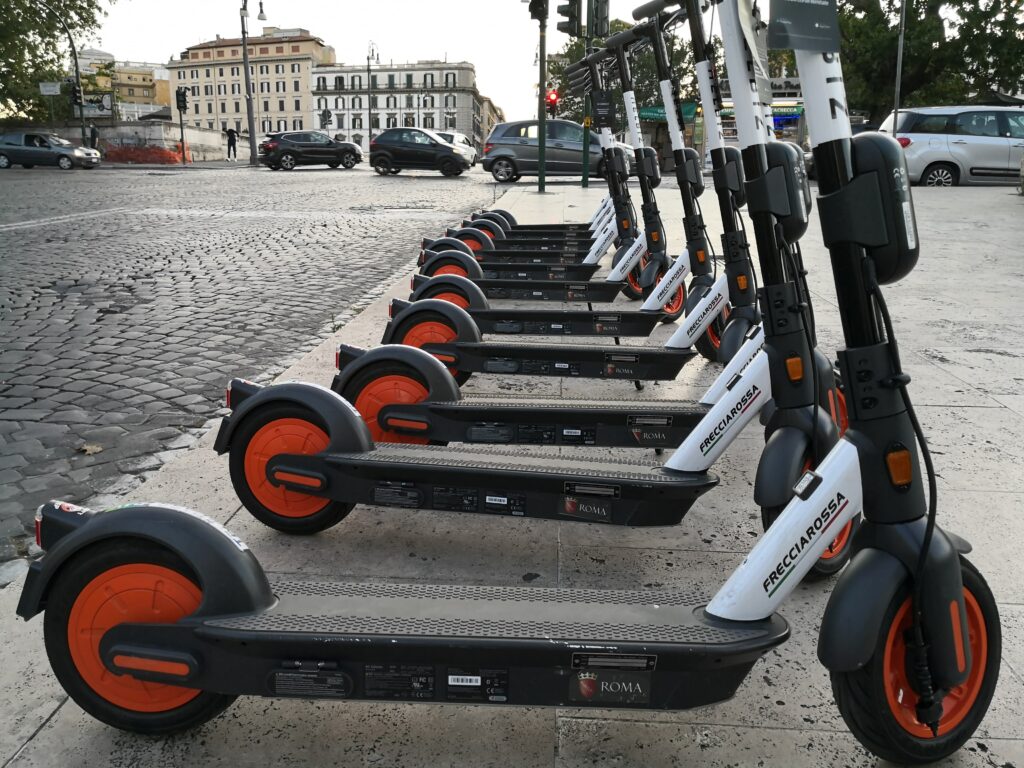 el-boom-de-los-scooters-electricos-ya-es-un-problema-proponen-claxon-universal-para-evitar-accidentes