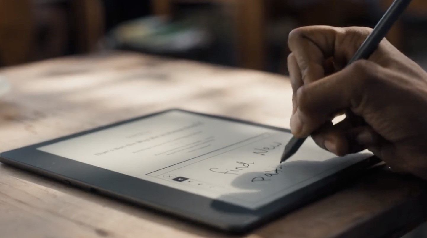 Amazon lanza Kindle Scribe y una lámpara capaz de medir tu sueño. Noticias en tiempo real